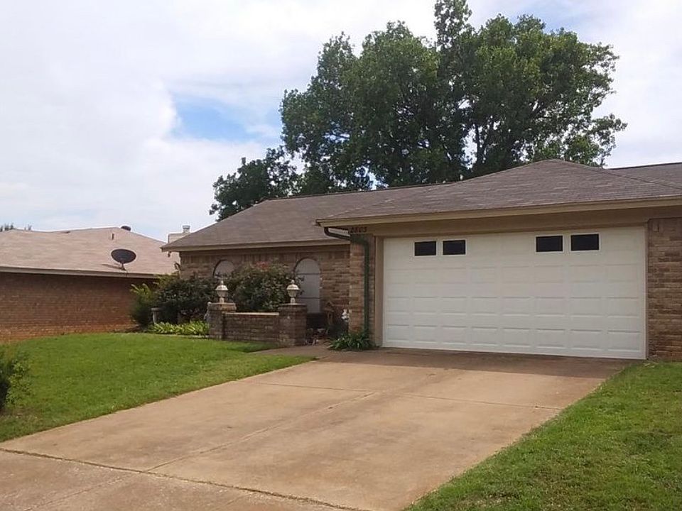 1st image of 2803 Spicebush Ln #1