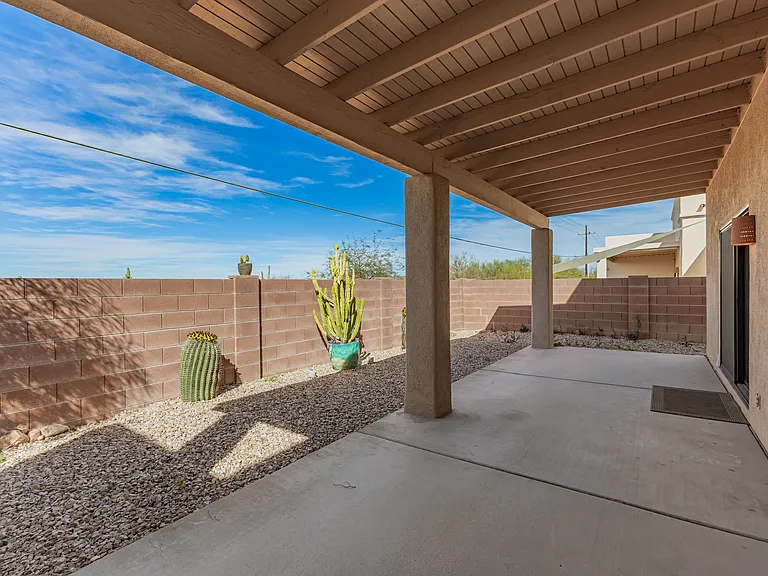 8119 N Peppersauce Dr — Photo 2