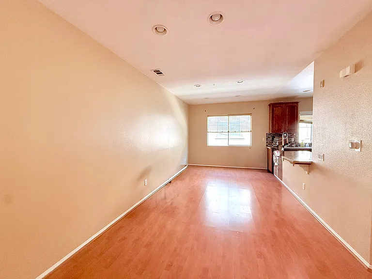 25911 Sandstone Ln — Photo 4