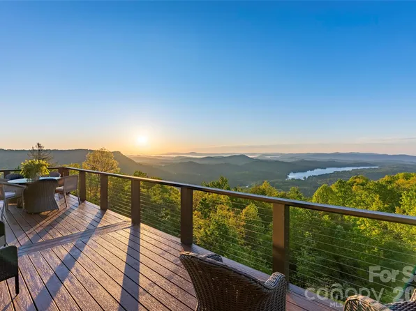 96 Moltz Ct, Lake Toxaway, NC 28747
