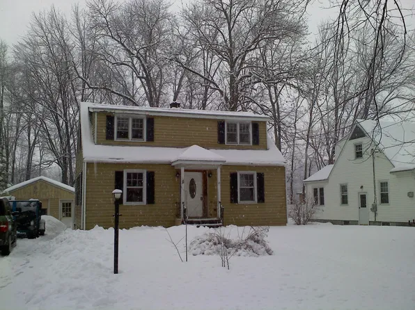 17 Spencer Blvd, Coxsackie, NY 12051