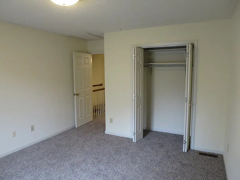441 Eagle Brook Dr #1 — Photo 18