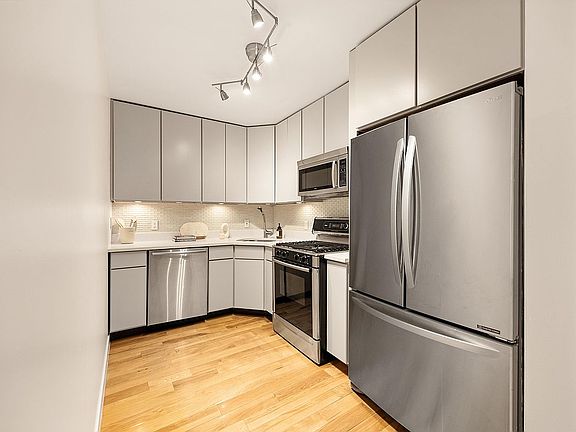 3rd image of 274 21st St APT 1B
