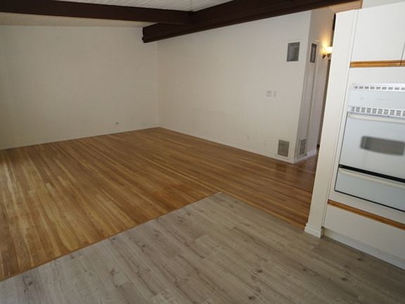 2nd image of 3330 S Sepulveda Blvd APT 4