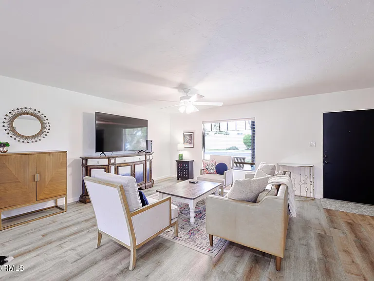 1708 E Montebello Ave — Photo 27