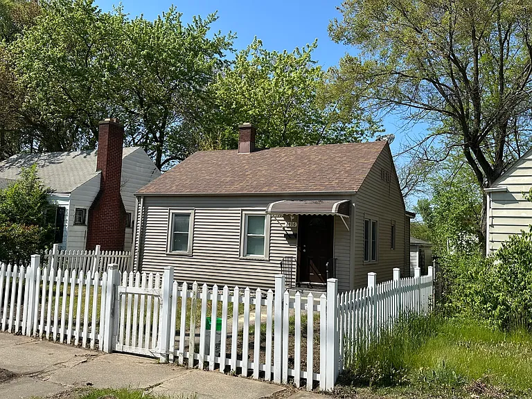 2406 W 19th Ave — Photo 1