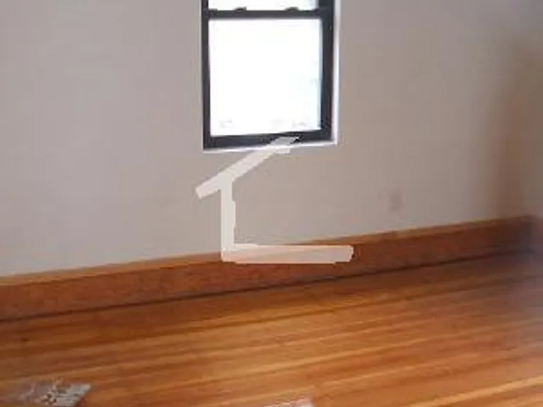 18 Aldie St #2B — Photo 3
