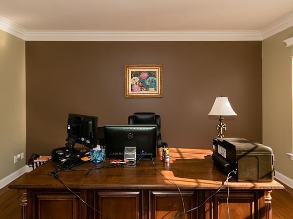 4th image of 124 Sunrise Cir