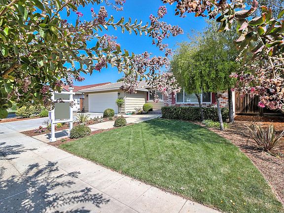 3rd image of 6364 El Paseo Dr