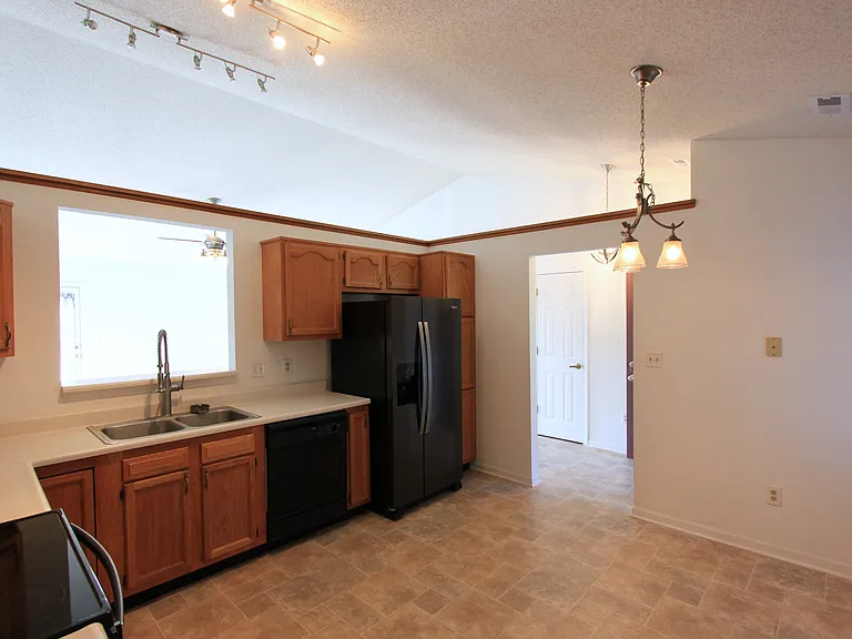 33 Morse Cir — Photo 16
