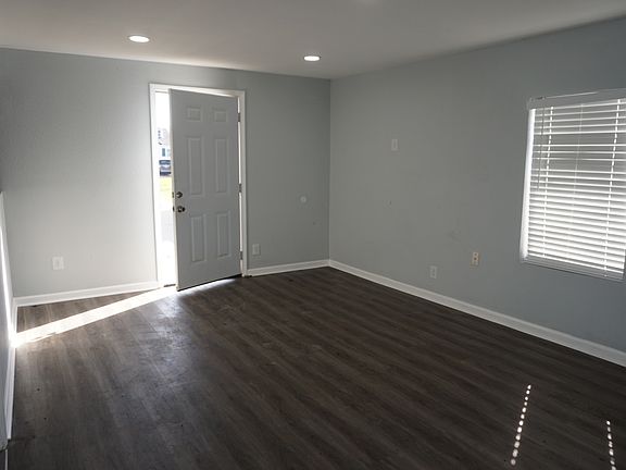 5th image of 3414 Bluebonnet Dr #B