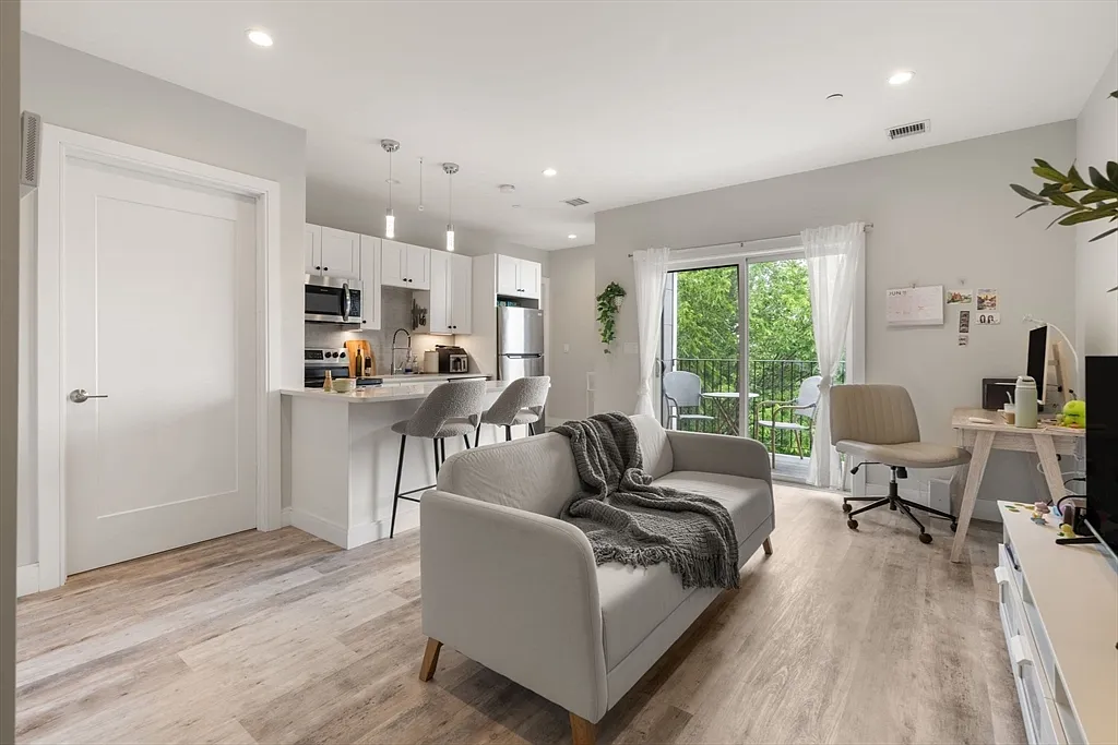 1 bed, 1.0 bath, 493 sqft, $3,050 — Photo 2
