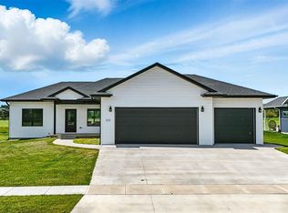 313 Augusta National Blvd, Washington, IA 52353