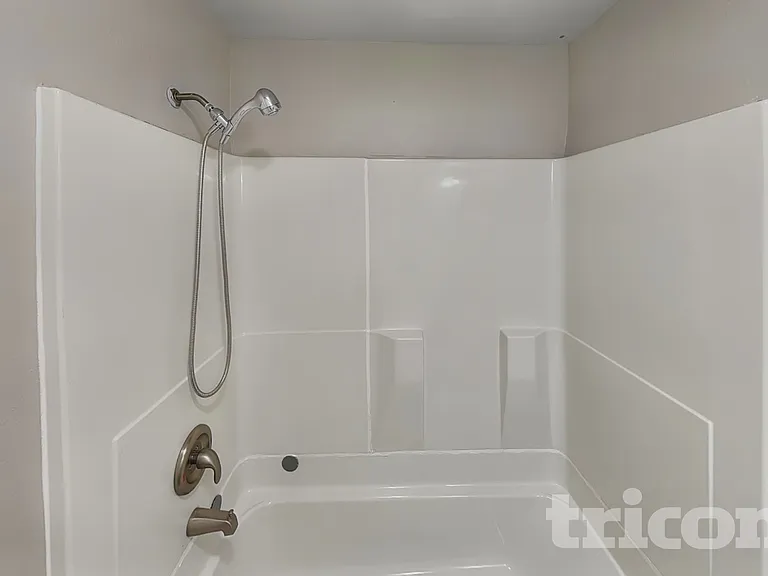 8617 NE 25th Cir — Photo 14