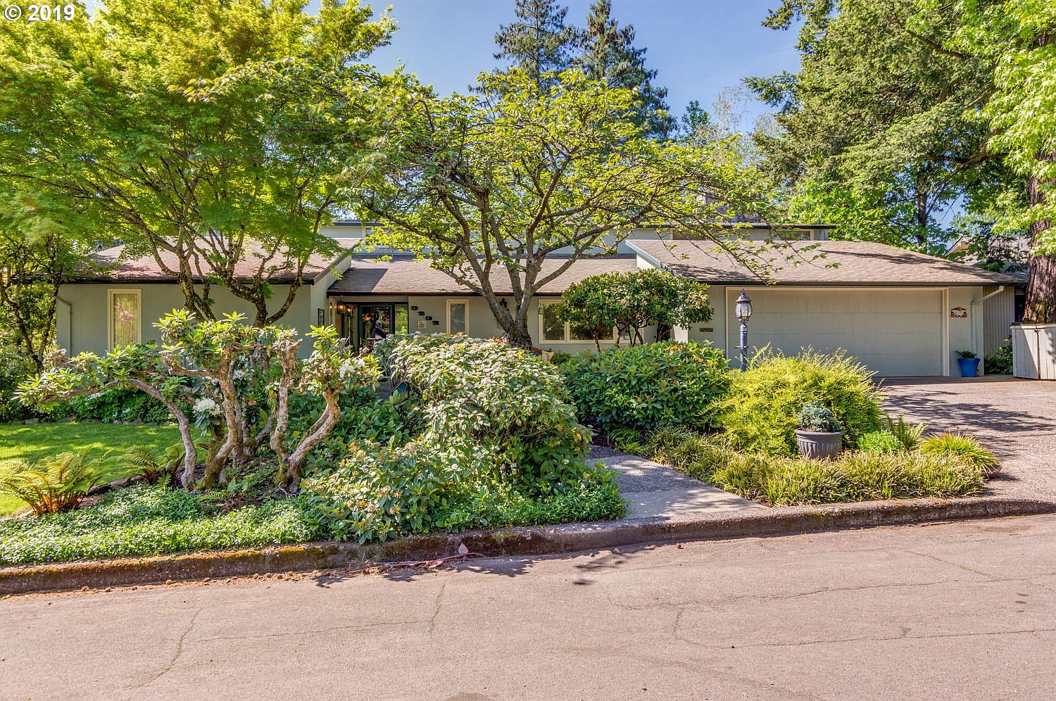 3232 SE Raymond St, Portland, OR 97202 Zillow