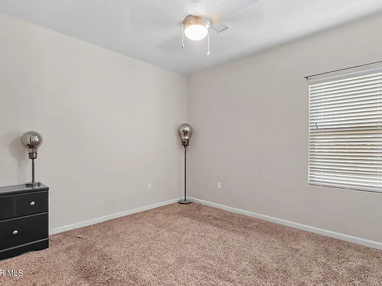 400 Royal Crown Rd — Photo 34
