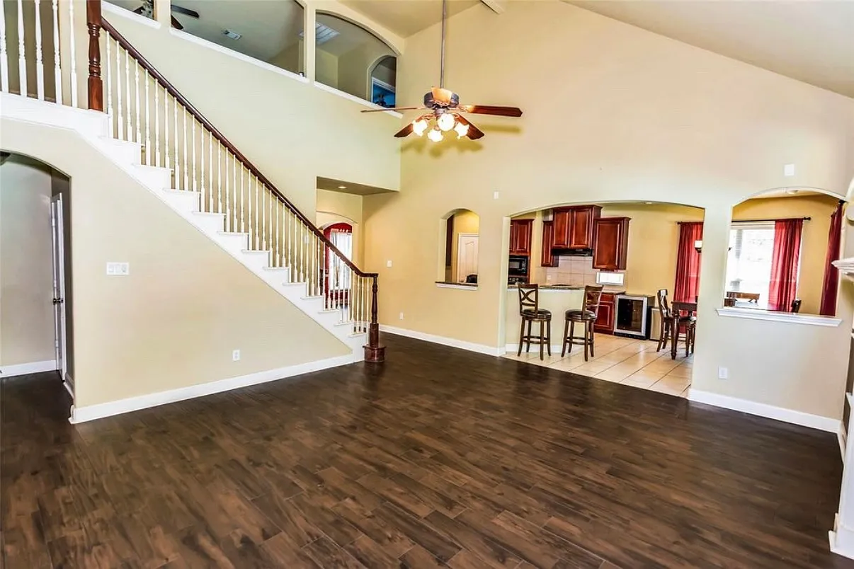 4 bed, 2974 sqft, $3,650 — Photo 4