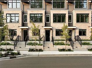 1960 Glenaire Dr #4, North Vancouver, BC V7P 1Y1