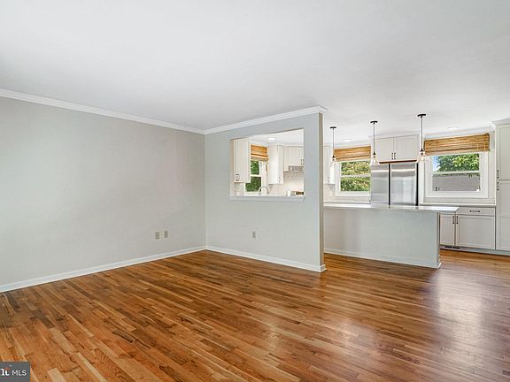 5th image of 5608 La Vista Dr