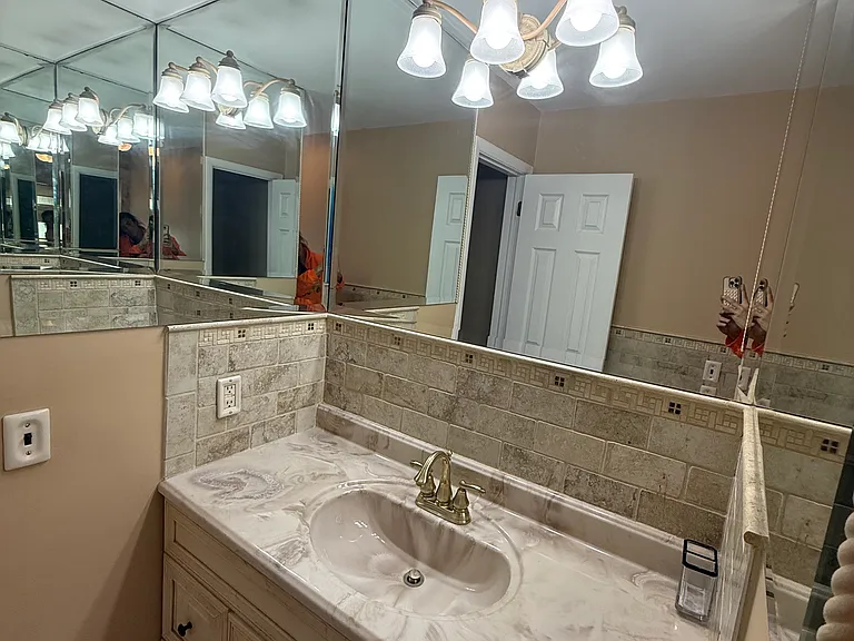 1026 Koelle Blvd — Photo 4