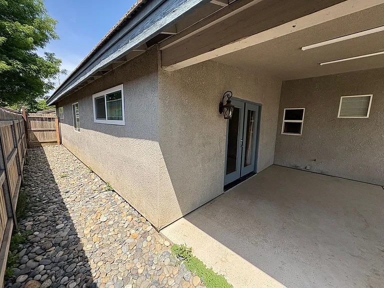 1040 N Sumter Ct — Photo 37