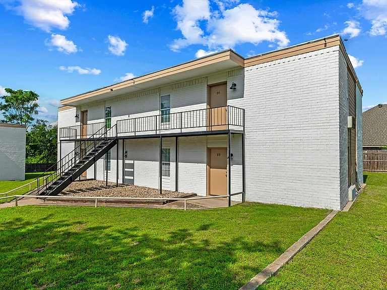 312 W Rentz St #93 — Photo 8