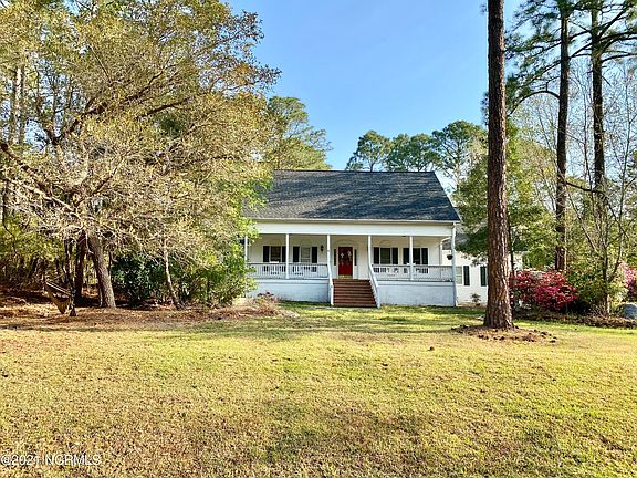 3rd image of 221 Country Club Drive SW