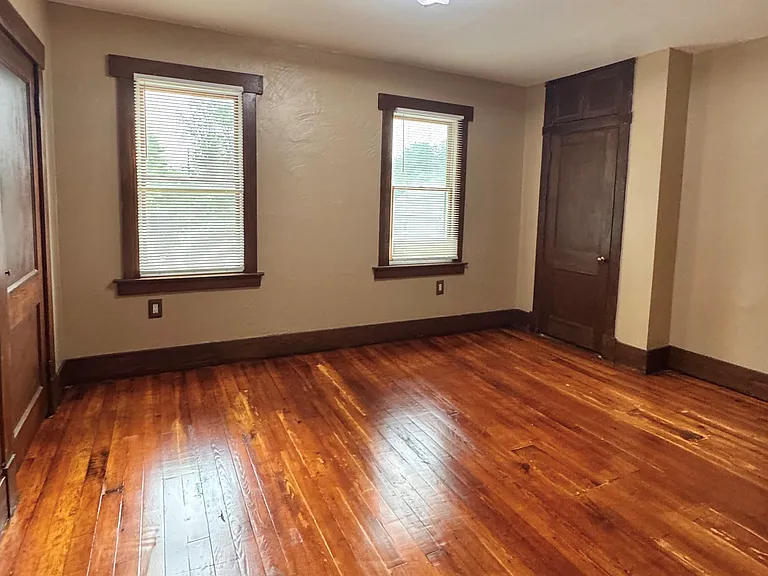 1616 Leolyn St — Photo 12