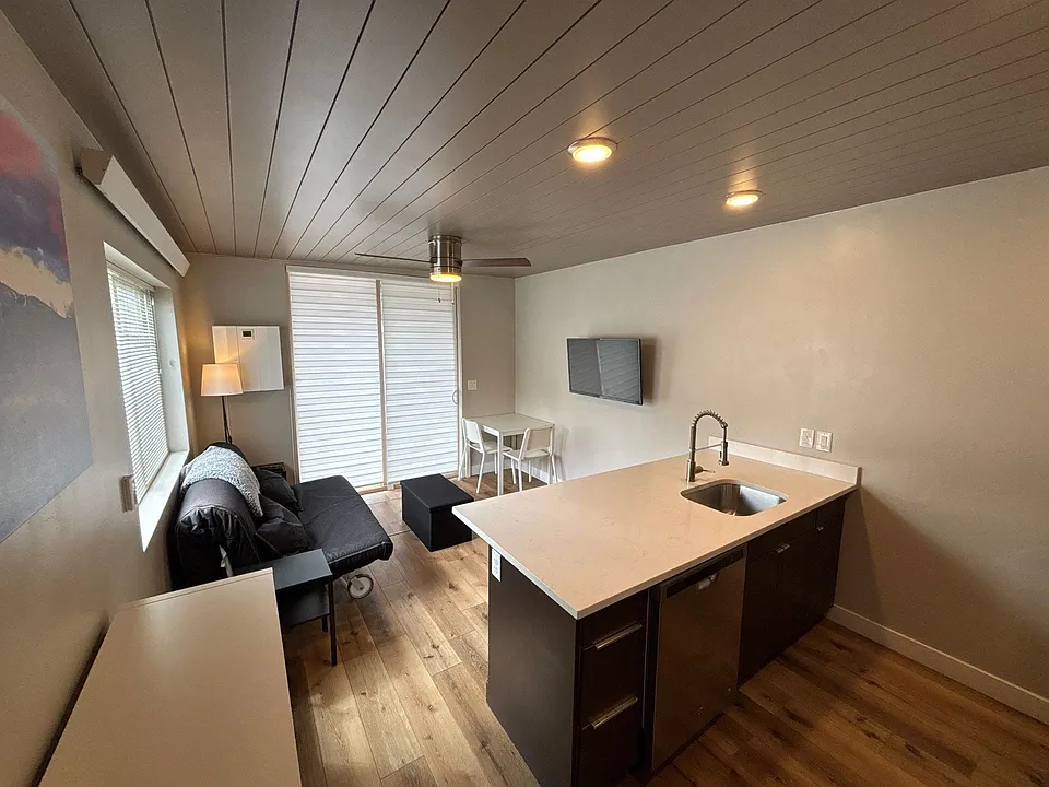 280 W Washington Ave #A