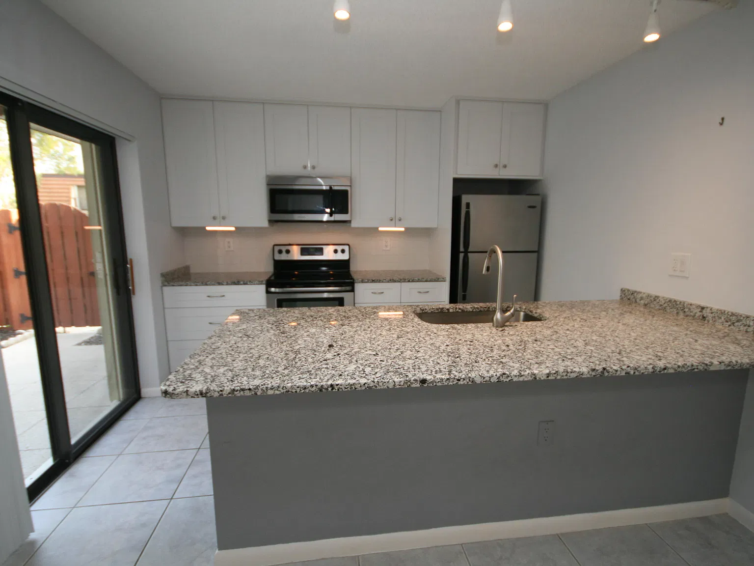 2 bed, 2.5 bath, 1236 sqft, $2,800 — Photo 3