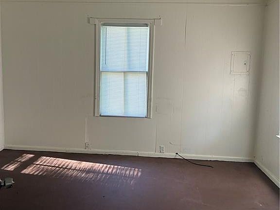 3rd image of 266 Burton Ave