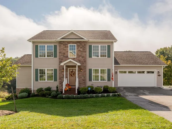 30 Florence Dr, Christiansburg, VA 24073