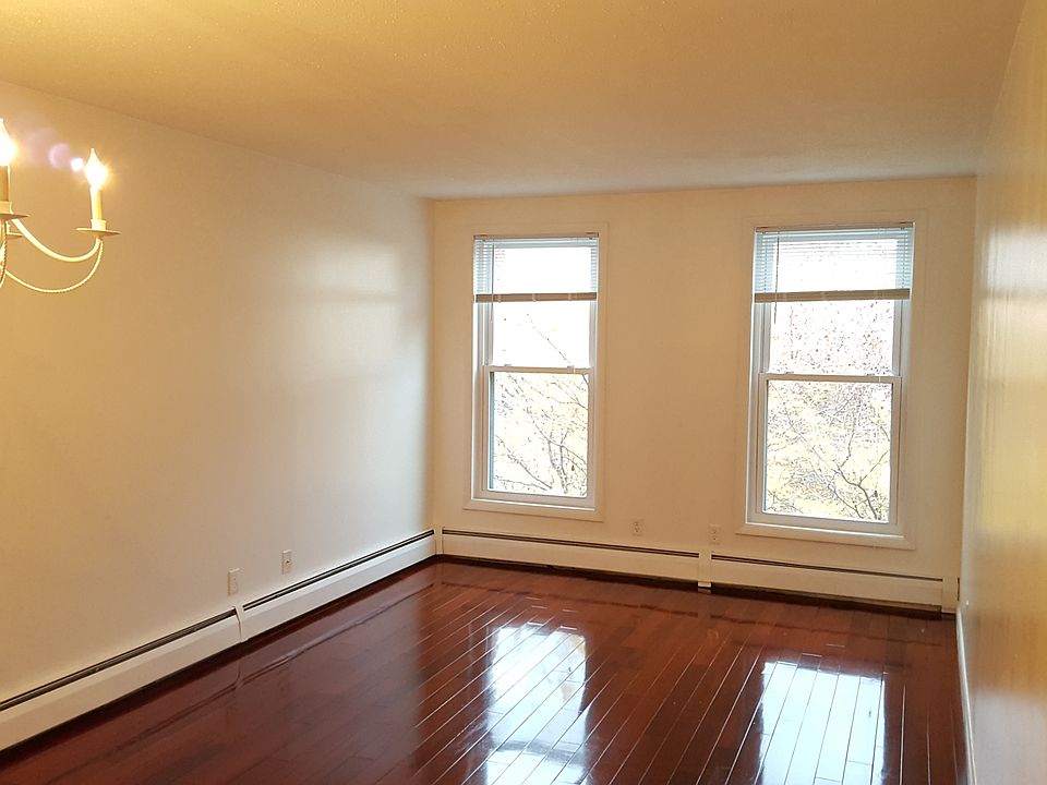 1st image of 98 Warren St #3C303