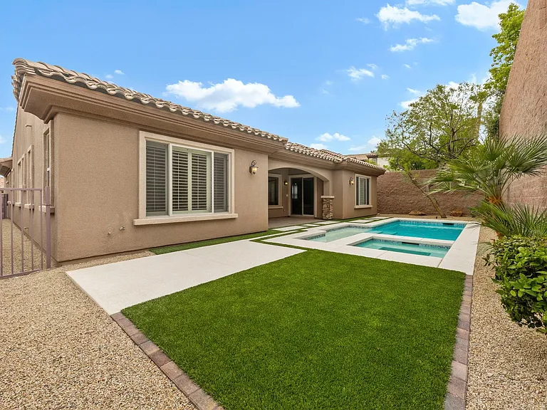 2776 Liberation Dr — Photo 36