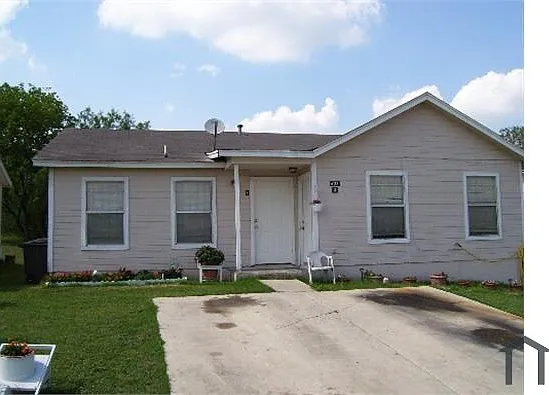 2 bed, 720 sqft, $1,000 — Photo 2