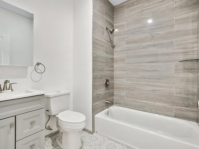 300 Halladay St #1 — Photo 5