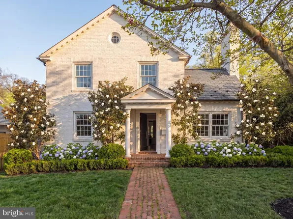 1704 Russell Rd, Alexandria, VA 22301