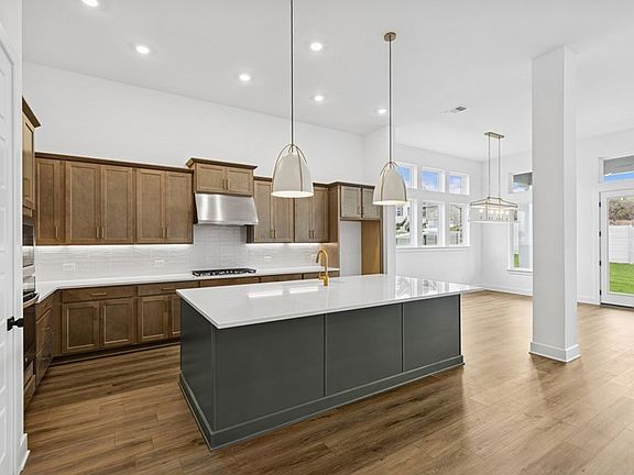 The Beeville - Kitchen