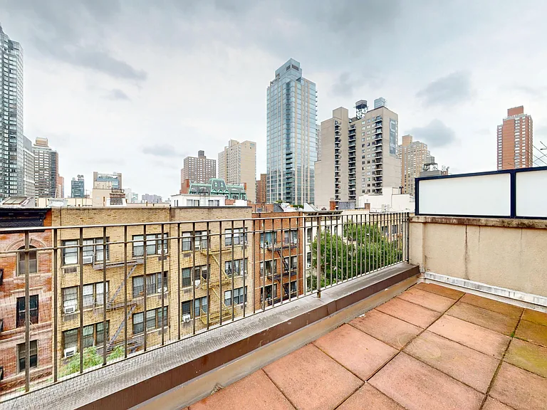 312 E 90th St #5E — Photo 8