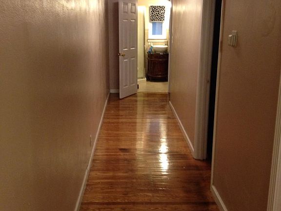 4th image of 3000 N Ashland Ave