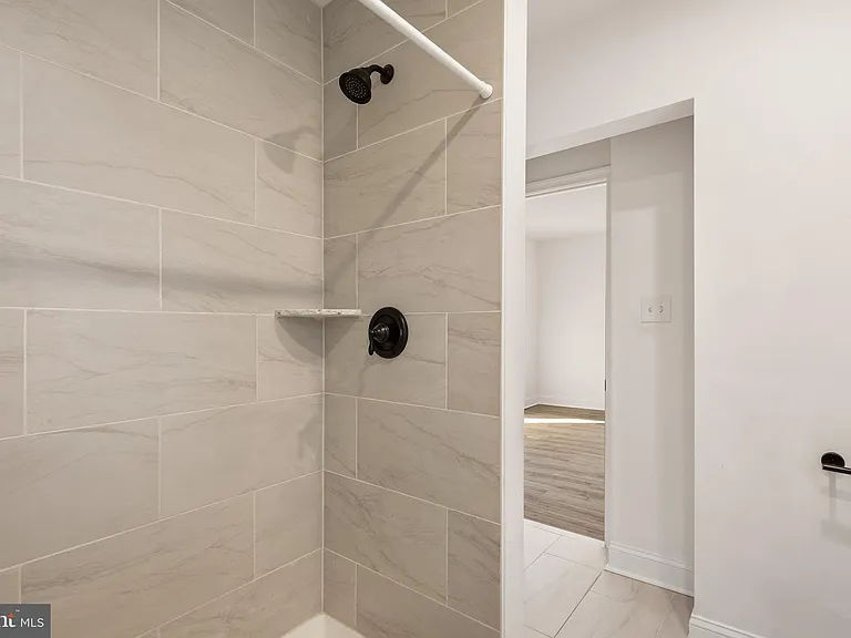 118 Turner St — Photo 30