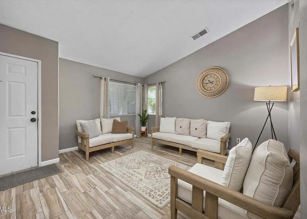 4 bed, 2100 sqft, $3,000 — Photo 1