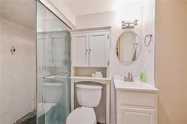 Sold by Remax Real Estate Professionals | media 21