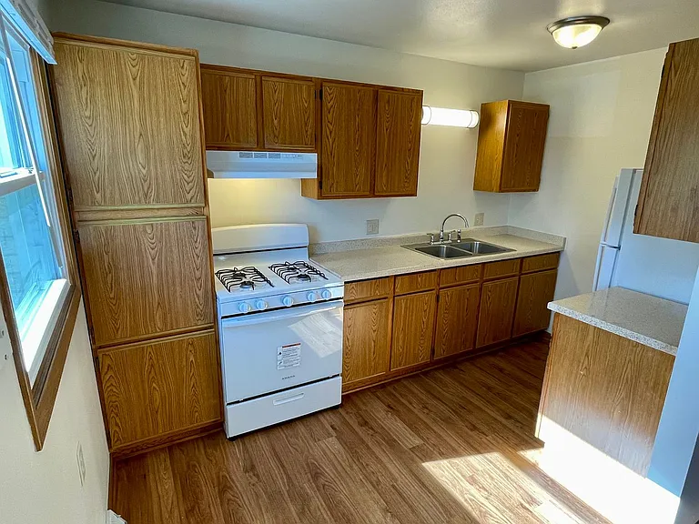 1808-1812 Morgan Dr — Photo 3