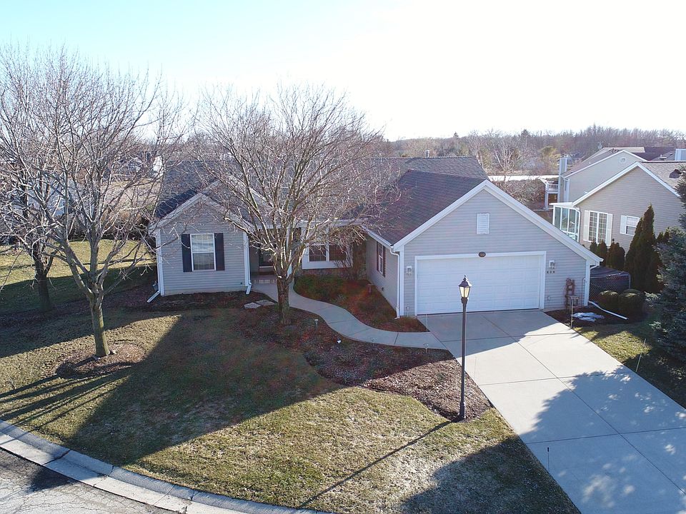 1st image of 28689 Driftwood Ct