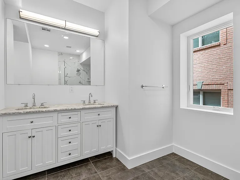 46 Hudson Ave #A — Photo 11