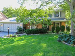 711 N Willow Wood Dr, Palatine, IL 60074