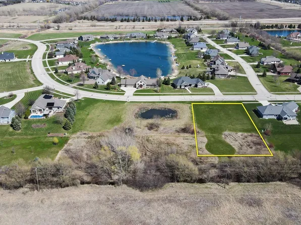 382 N Country Ln #90, Fond Du Lac, WI 54935