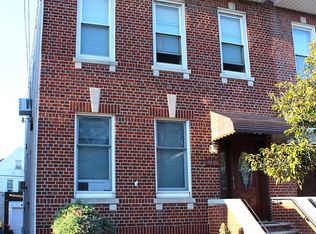 6055 Woodbine St, Ridgewood, NY 11385