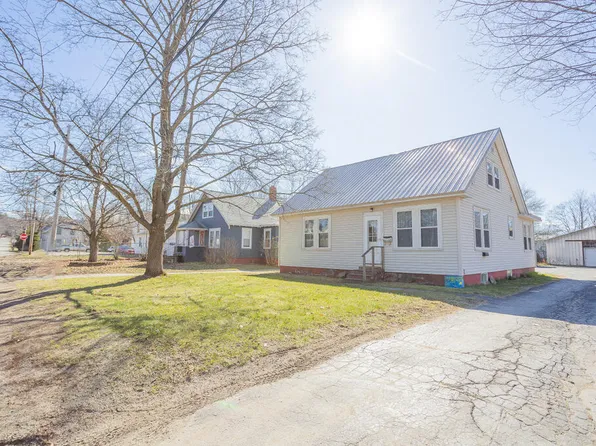 147 Maple Avenue, Farmington, ME 04938